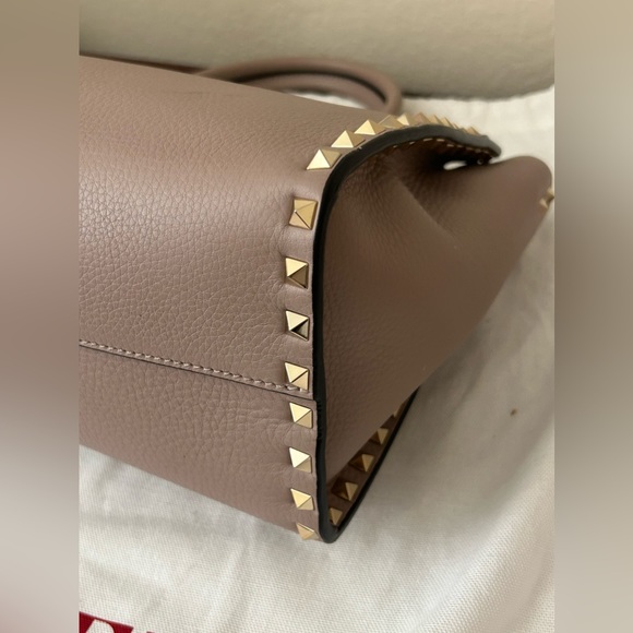 Valentino Garavani Rockstud Bag - Picture 7 of 11